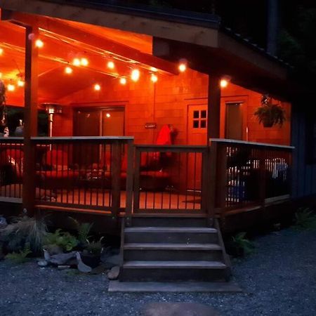 Cozy Corner Cottage Port Renfrew Extérieur photo