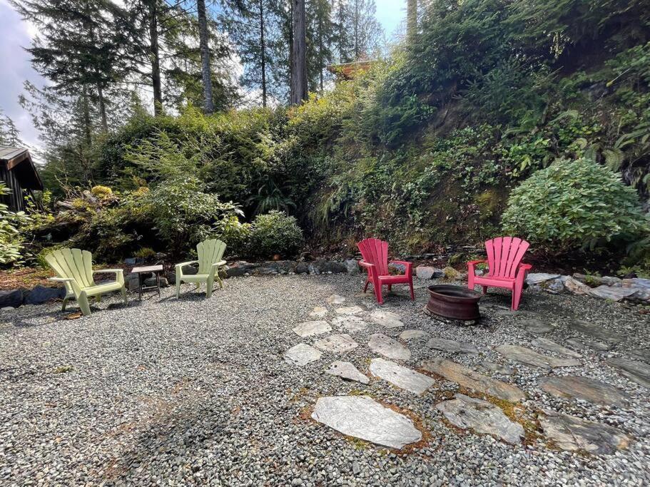Cozy Corner Cottage Port Renfrew Extérieur photo
