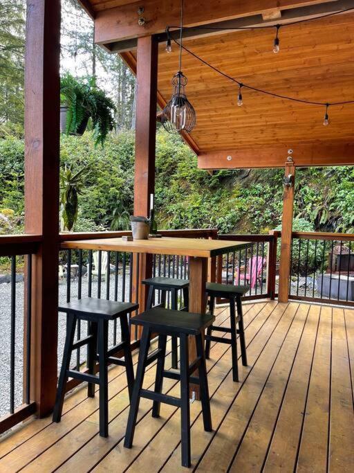 Cozy Corner Cottage Port Renfrew Extérieur photo