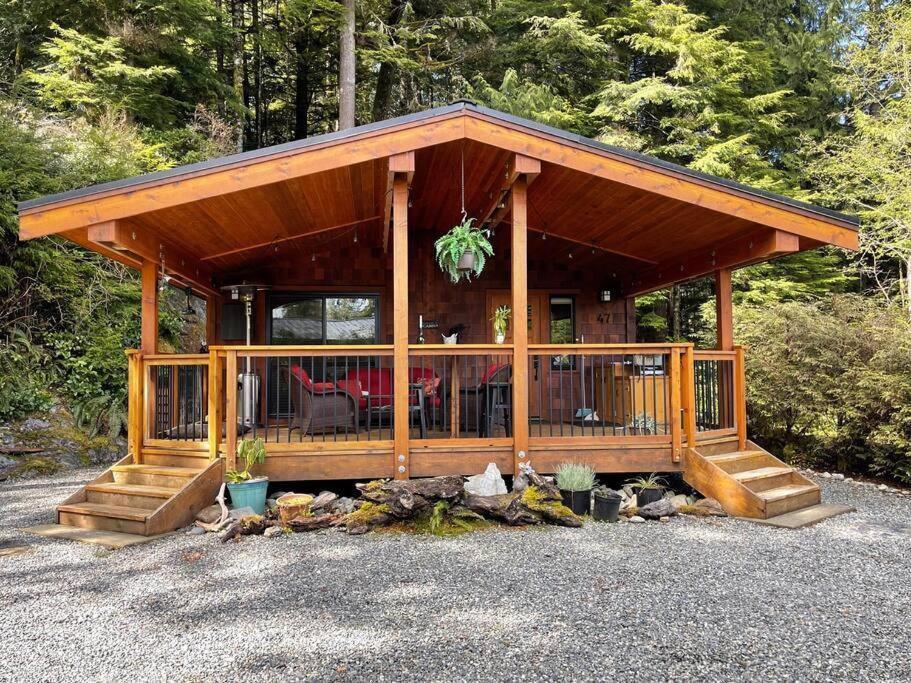Cozy Corner Cottage Port Renfrew Extérieur photo
