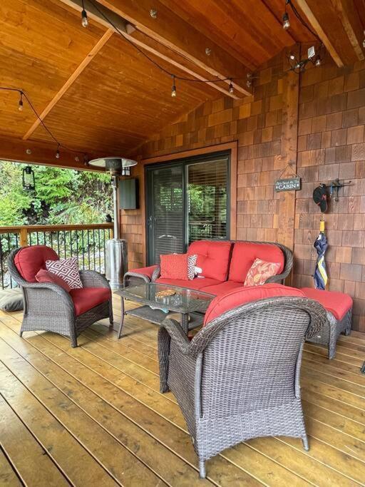 Cozy Corner Cottage Port Renfrew Extérieur photo