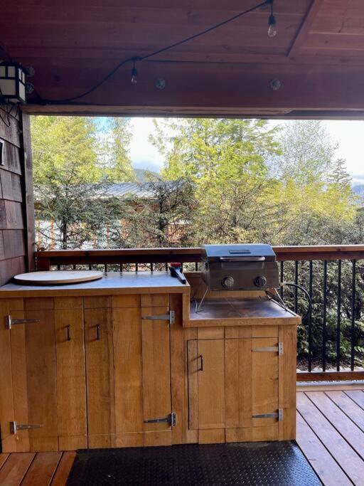 Cozy Corner Cottage Port Renfrew Extérieur photo